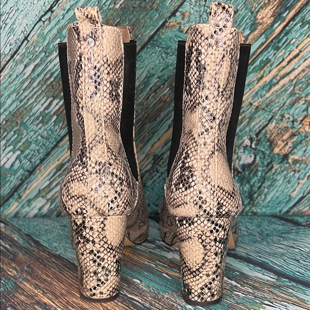 *French Connection Womens Penny Chelsea Boots Snake 8.5 Truffle Leather